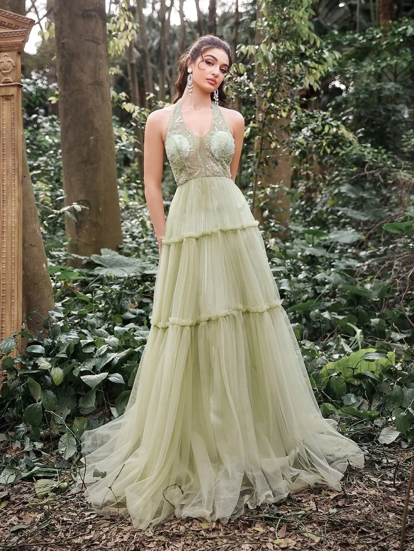 Gorgeous Applique Detail Halter Neck Tiered Tulle Prom Dress