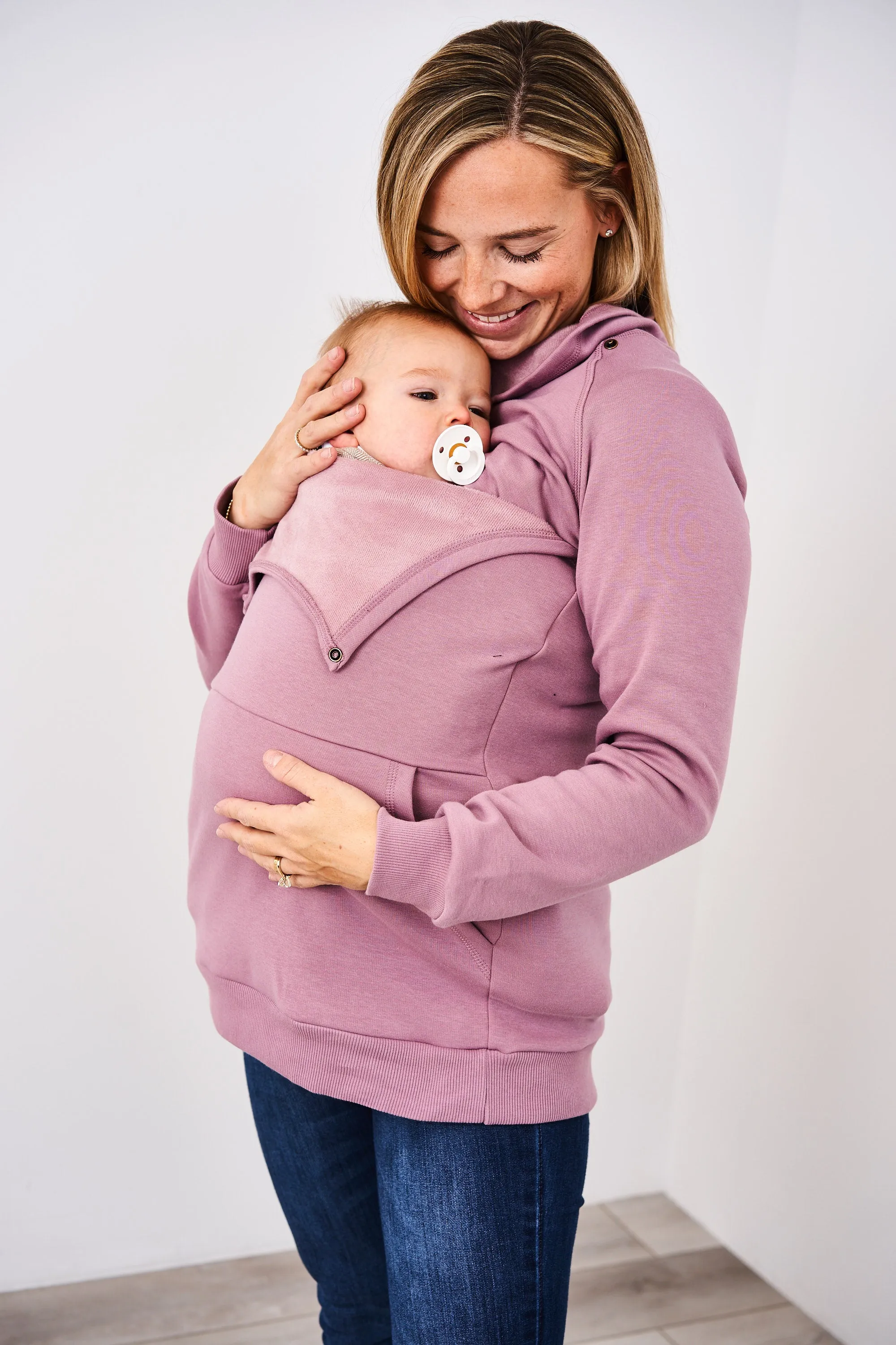 Latched Mama Harbor Snap Nursing Pullover