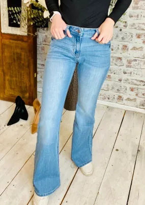 Light Flare Jeans